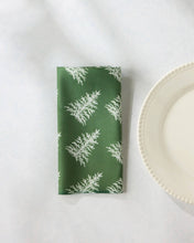 Load image into Gallery viewer, Cedar Green Dinner Napkin Set by Geometry