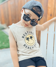 Load image into Gallery viewer, Resting Beach Face
