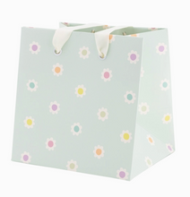 Load image into Gallery viewer, Blue Daisies Gift Bag Set
