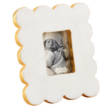 Load image into Gallery viewer, Scallop Marble Frame
